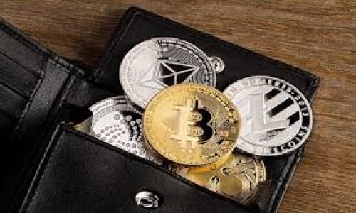 什么是Coinbase？

Coinbase，作为一个全球知名的数字资产交易平台，实际上是一个让用户能够轻松买卖、存储及使用加密货币的在线服务。这个平台于2012年由布莱恩·阿姆斯特朗和弗朗西斯·福尔德创立，总部位于美国旧金山，之后迅速发展成为行业的领军者之一。

简单来说，Coinbase为用户提供了一个友好的界面，帮助人们进入复杂的加密货币世界。无论你是一个经验丰富的投资者还是初学者，Coinbase都能为你提供安全、便捷的交易体验。

Coinbase的核心功能

Coinbase的核心功能主要包括以下几个方面：

h41. 买卖加密货币/h4
用户可以通过平台购买多种加密货币，包括比特币、以太坊、莱特币等。Coinbase允许用户使用多种支付方式，如信用卡、借记卡和银行转账来进行交易。这个过程直观且便捷，非常适合初学者。

h42. 钱包服务/h4
Coinbase还提供一款内置钱包，用户可以在这里安全存储他们的数字资产。这款钱包设计简单易用，但也提供了一系列安全功能，以保护用户的资产不受损失。用户可以随时访问自己的钱包，进行加密货币的存储和转移。

h43. 学习资源/h4
Coinbase致力于教育用户，帮助他们了解加密货币的世界。用户可以通过平台上的学习部分获取关于各类加密货币、区块链技术以及投资策略的知识，从而提高投资能力和风险管理意识。

h44. 企业服务/h4
除了面向个人用户，Coinbase还向企业提供加密货币解决方案。企业可以利用Coinbase来接收数字资产支付，简化交易流程，并通过平台生成报告和进行财务管理。

Coinbase与其他加密货币平台的对比

在评估Coinbase时，不妨与其他一些竞争对手进行比较，比如Binance、Kraken和Gemini等。这些平台各自有其特色，各有优劣，而Coinbase的优势在于其用户友好的界面和较高的安全性。

首先，Coinbase在用户界面上表现优异。在所有平台中，Coinbase的设计最为简洁，适合各类用户，特别是刚刚进入这个市场的新手。与之相比，其他平台往往为了更多数字资产和复杂的功能，导致界面拥挤且复杂，初学者可能难以适应。

其次，Coinbase的安全性也得到广泛认可。其资金存储采用冷钱包和热钱包相结合的方式，而大部分用户存款会存放在冷钱包中，以降低被黑客攻击的风险。虽然其他平台也很注重安全，但Coinbase的安全措施在行业内通常被视为高标。

然而，Coinbase的交易费用相对较高，这可能是其一个缺点。在某些情况下，用户的交易费用可能高于其他平台。因此，对于高频交易者或者追求低成本的用户，其他平台可能会更具吸引力。

对初学者的友好性

对于刚接触加密货币的新用户来说，Coinbase的友好性尤为重要。用户注册时，系统会引导他们完成设置，并通过简单易懂的教程帮助他们了解基本功能。这样的设计，不仅降低了新手的学习曲线，还使他们能够快速适应加密货币交易的环境。

Coinbase的未来发展

随着加密货币市场的不断发展，Coinbase也在不断进行创新和进步。比如，随着NFT（非同质化代币）的兴起，Coinbase开始涉足这一新领域，并推出了自己的NFT市场。这为用户提供了更多的交易选择，也标志着Coinbase在加密货币生态系统中的持续扩展。

总结

总体而言，Coinbase不仅为用户提供了一个简单、安全的数字货币交易平台，还通过教育和企业解决方案等功能，提升了用户在加密货币领域的整体体验。尽管存在一些交易费用较高的问题，但对于大多数普通用户来说，Coinbase依旧是入门加密货币的首选平台。

常见问题

h41. Coinbase是否安全？/h4
这个问题对于任何一个考虑进入加密货币世界的人来说都是极其重要的。Coinbase在安全性上做了许多工作，它采用了多重安全措施，包括加密、双重身份验证和冷存储。大部分用户的资产会存储在离线冷钱包中，极大地降低了被盗的风险。此外，他们会定期进行安全审计，以确保平台的稳固和安全性。

h42. Coinbase的费用结构是怎样的？/h4
Coinbase的费用结构可能略显复杂，包括交易费和转账费等，具体费用取决于交易的金额和支付方式。通常情况下，使用信用卡购买加密货币会被收取更高的费用，而银行转账的费用相对较低。常规交易费一般在0.5%到4%之间。因此，在决定交易之前，用户应该清楚了解这些费用，以避免意外开支。

style
h3 {
    color: #2E86C1;
    font-size: 24px;
    margin-top: 20px;
}

h4 {
    color: #C39BD3;
    font-size: 20px;
}

p {
    font-size: 16px;
    line-height: 1.6;
    color: #34495E;
}
/style

Coinbase：数字货币交易的安全选择